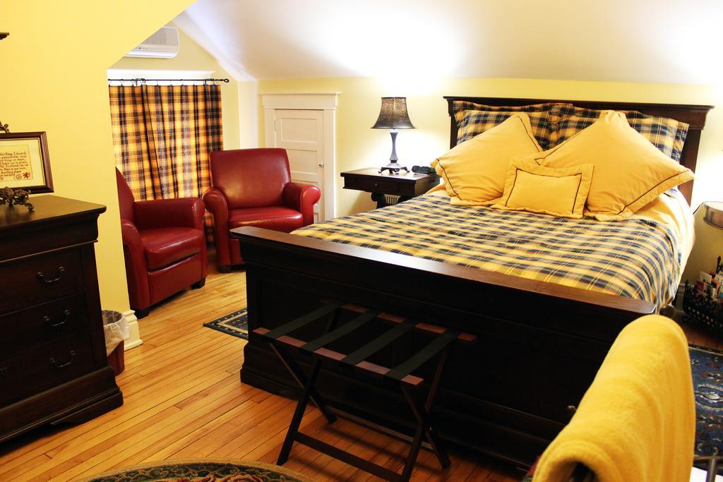 Talwood Manor B&B Порт-Колборн Номер фото