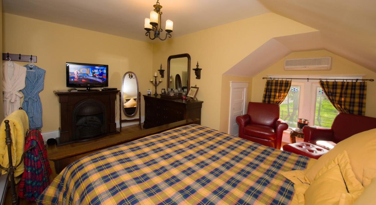 Talwood Manor B&B Порт-Колборн Экстерьер фото
